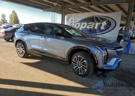 2025 Cadillac Optiq Sport z USA, uszkodzony, nr VIN 3GYK3EMR2SS231400